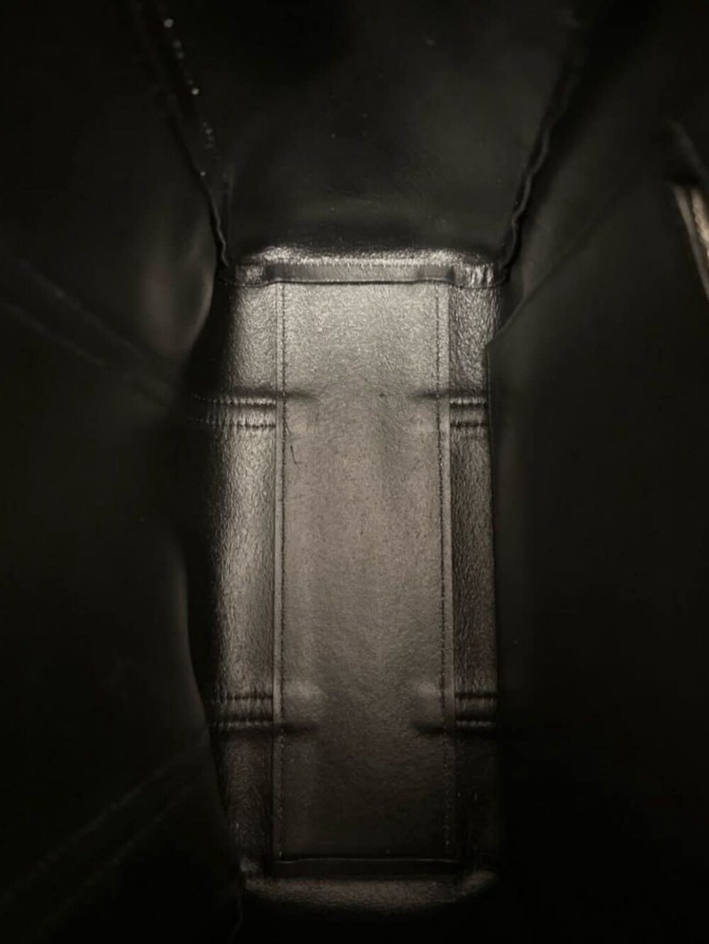 BALENCIAGAXS Everyday Leather Tote Bag in EUC - Picture 6 of 7